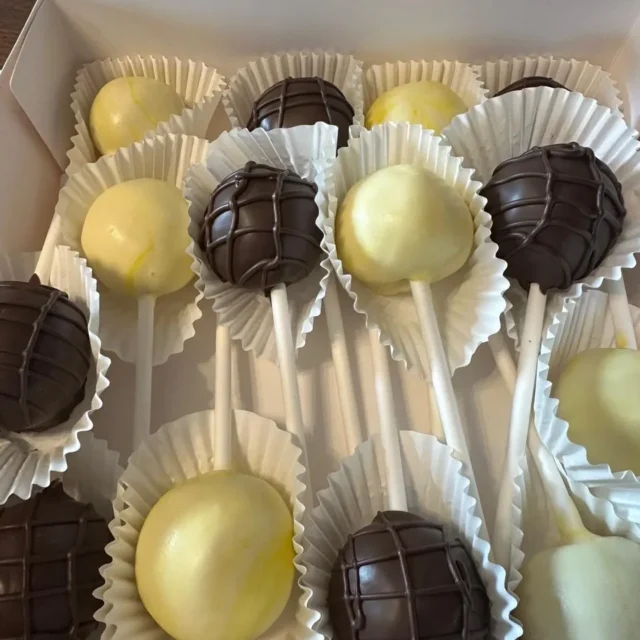 Dozen chocolate and yellow cake pops in a gift box - Popcakes Ottawa